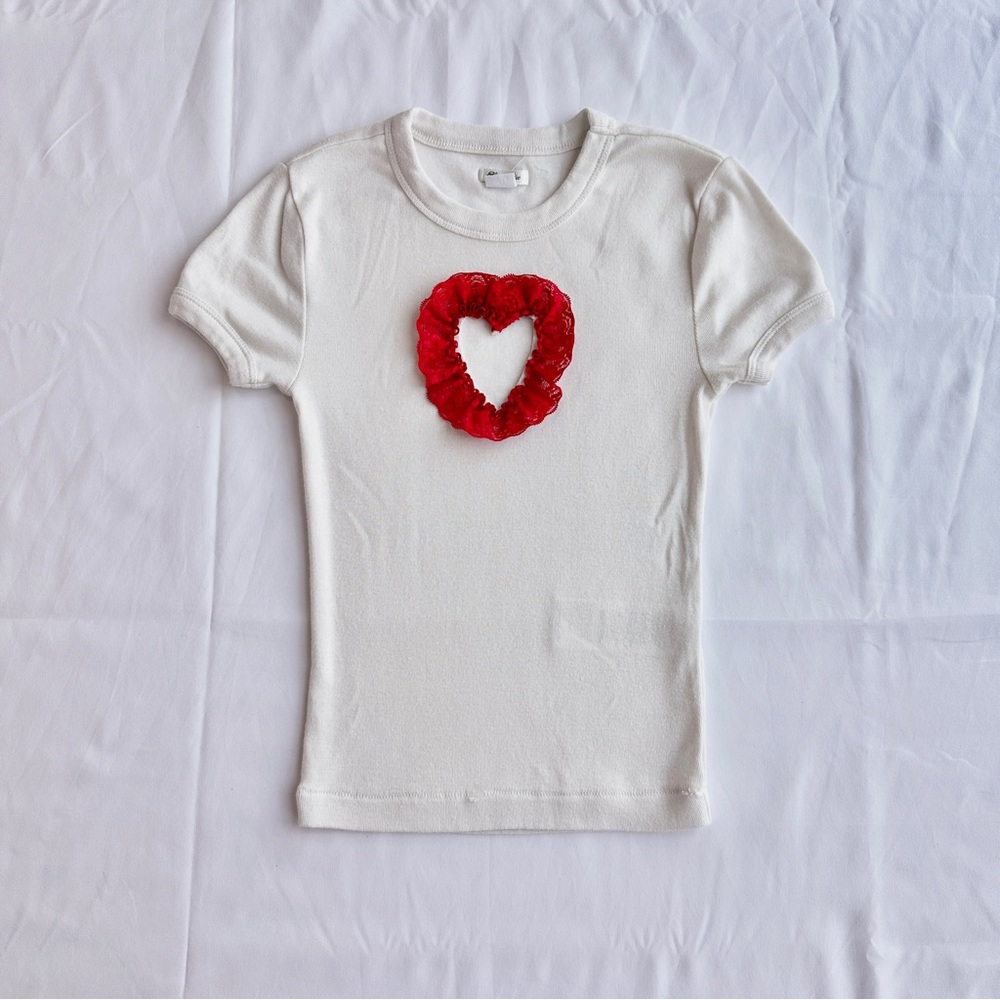 Kimchi Blue Urban Outfitters Sweetheart Cutout Baby Tee ❣️ Size Extra Small